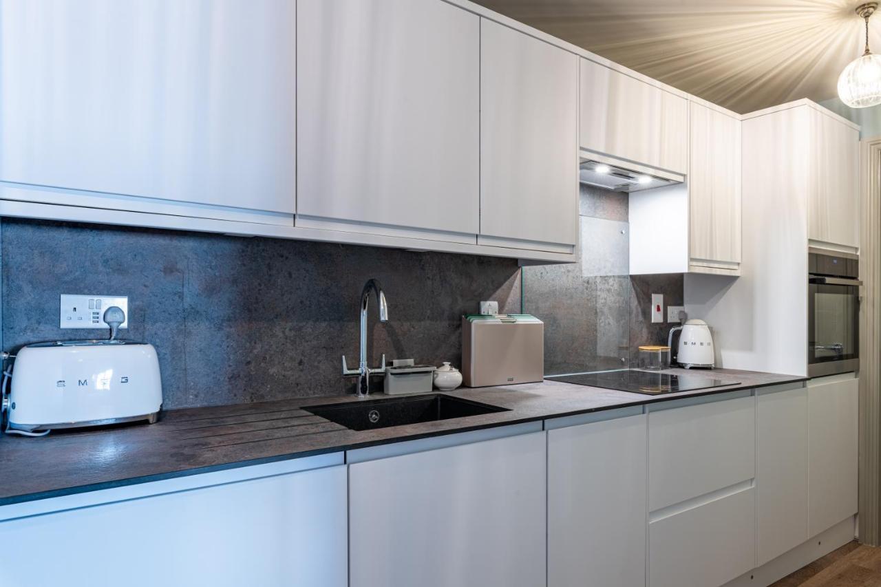 Large Stylish Studio In The Heart Of The City 바스 외부 사진
